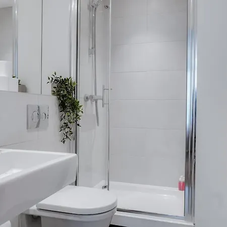 Elegant 2 Bedroom 2 Bathroom With Free Parking,city Centre Apartment Manchester