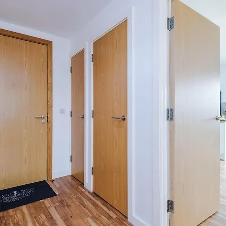 Lux Livin' - Luxury 2 Bed Sky Free Gym דירה מנצ'סטר