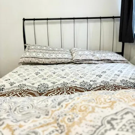 Entire 2 Bed Cosy City Centre