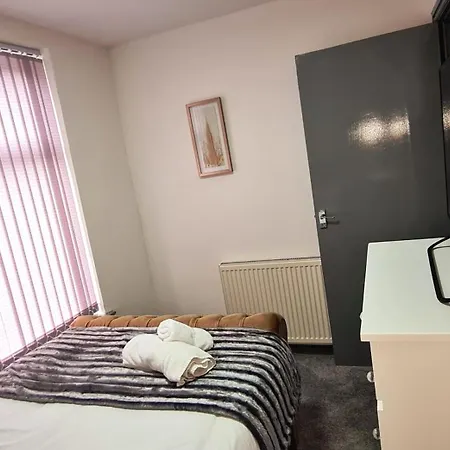 Large Victorian House 15 Minutes From Centre * Manchester