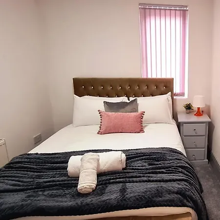 Large Victorian House 15 Minutes From Centre