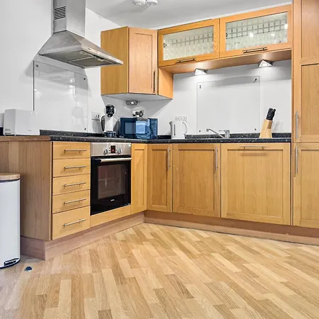 Apartmán Cozy - 2 Beds, Sleeps 5, Free Parking!