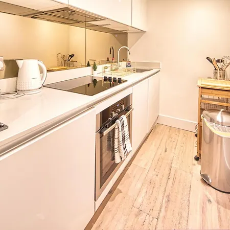 Appartement The Cityscape -by Parydise Ltd - Modern 1 Bed - Sleeps 3 - Ideal For Business Or Leisure Stays! *
