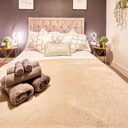 The Cityscape -by Parydise Ltd - Modern 1 Bed - Sleeps 3 - Ideal For Business Or Leisure Stays! * Manchester