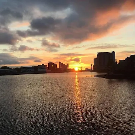船上ホテル Stunning 130ft Classic Yacht