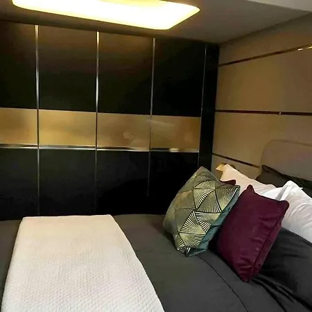 Stunning 130ft Classic Yacht 船上ホテル *