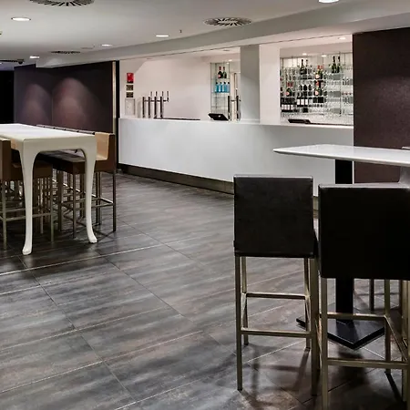 Hotel Crowne Plaza Centre By Ihg 4*