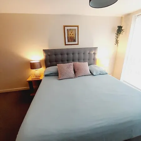 Modern 2 Bed, 2 Bath Near Etihad Stadium&coop Live Apartment