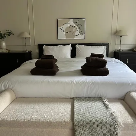 Serene Retreat Sleeps 6 With Garden Feriehus