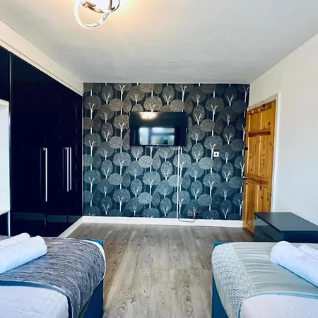 13 Guests - Free Parking - House *