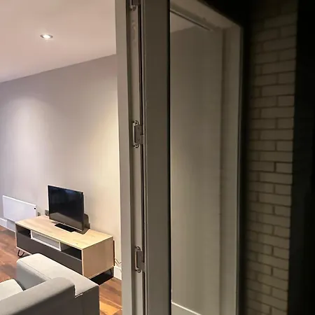 Апартаменты 2 Bed Spacious Flat - Canal View Манчестер