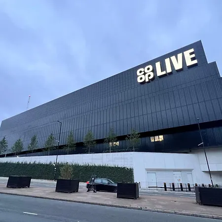 New Getaway House With 2 Free Parking * Манчестер