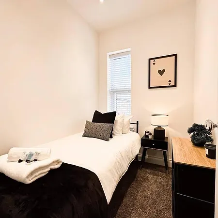 Four Bedroom House By Brookland Serviced Short Lets With Free Wifi Lejlighed