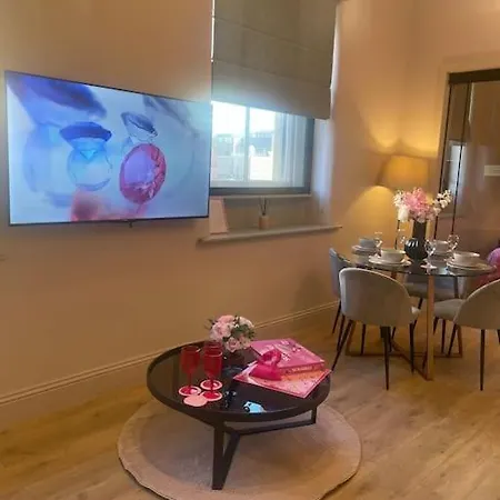 Pretty Pink Posh Penthouse Μάντσεστερ