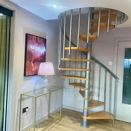Pretty Pink Posh Penthouse Apartamento