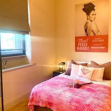 Pretty Pink Posh Penthouse *