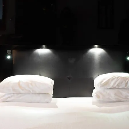 Crowne Plaza Centre By Ihg Hotel