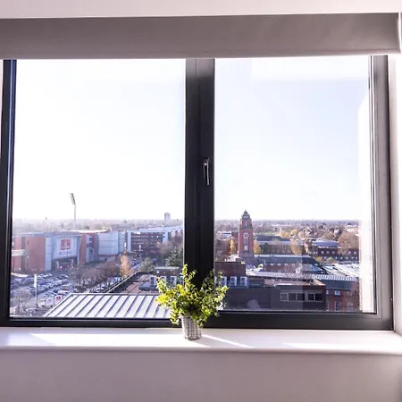 Stylish Overlooking Old Trafford * マンチェスター