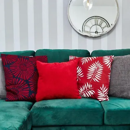 Large Stylish House - Sleeps 10 Hébergement de vacances Manchester
