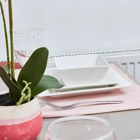 Hébergement de vacances Large Stylish House - Sleeps 10