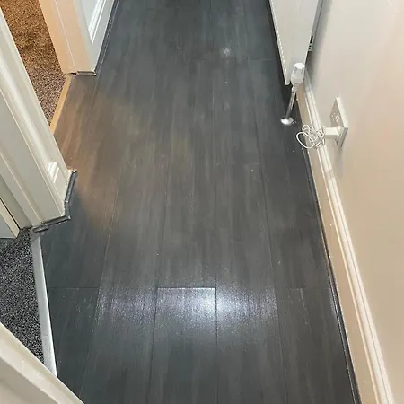 Holiday home - 1 Bed- Garden - Parking Manchester