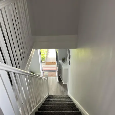 Modern 3-bed Stay-away-home Sleeps 6 Nr 別荘