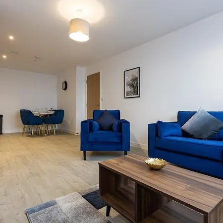 2 Bed Media Flat Salford Quays בית נופש *