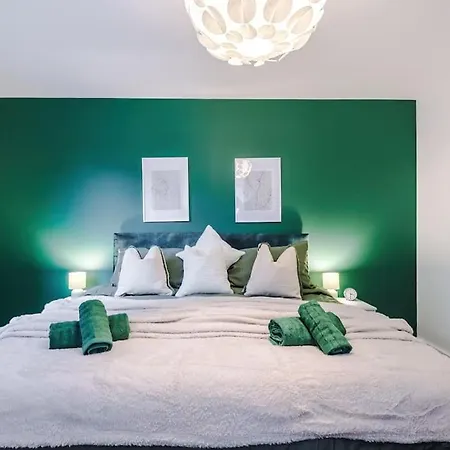 Lejlighed Spacious Deansgate Apartment, Free Park, Sleeps 8