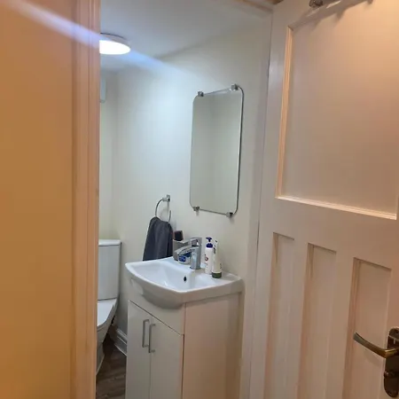 Newly Built Private Ensuite Apartman Manchester