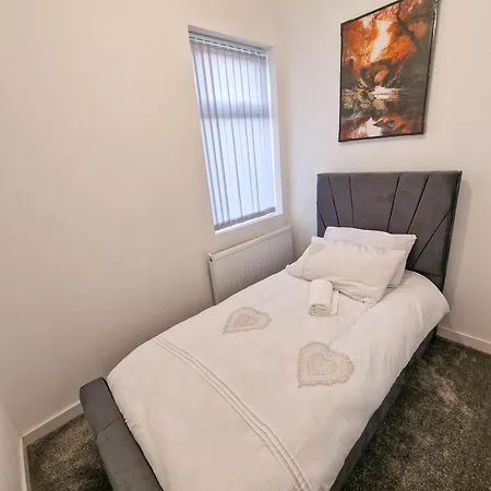 Superhost - Lovely 5 Bed Close To Centre Prázdninový dům *