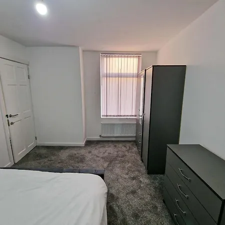 Superhost - Lovely 5 Bed Close To Centre Prázdninový dům Manchester
