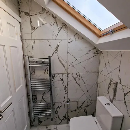 Superhost - Lovely 5 Bed Close To Centre Manchester