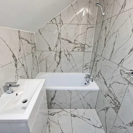 Superhost - Lovely 5 Bed Close To Centre Prázdninový dům