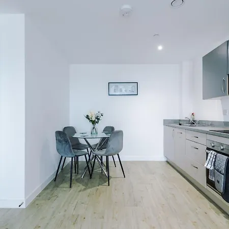 Daire Centre - Luxury Two Bedroom *