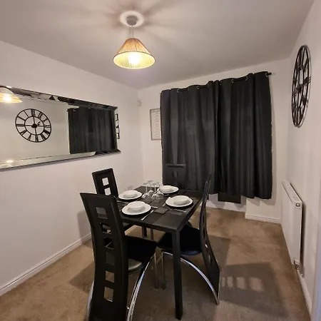 Stylish Family & Pet-friendly 3br House In * مانشستر