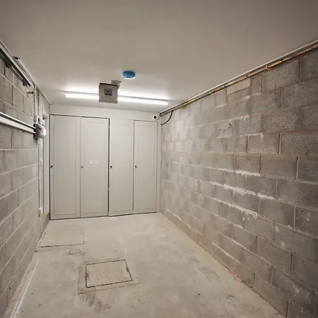 4 Bed Canal St Free Parking 度假居