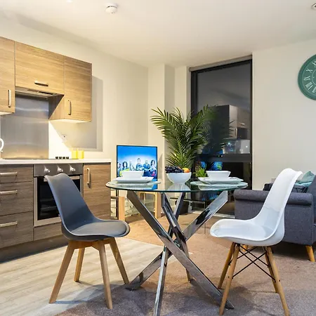 Апартаменты Spacious Studio, Centre , Salford Манчестер