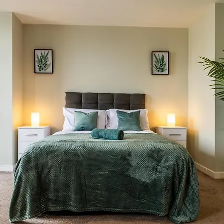 Spacious Studio, Centre , Salford * Манчестер