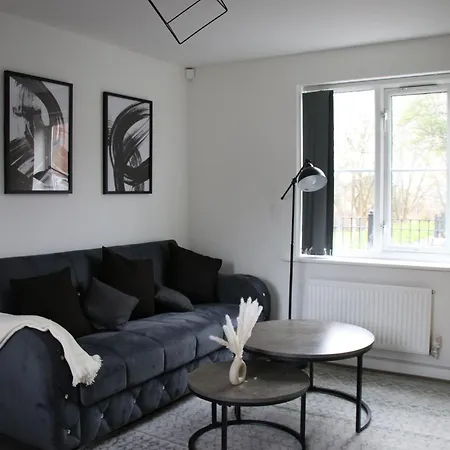 Modern Townhouse-free Parking-pool Table Holiday home