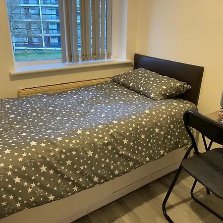 Deluxe Double Bedroom * Manchester