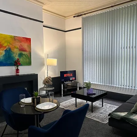 דירה Large Kitchenette