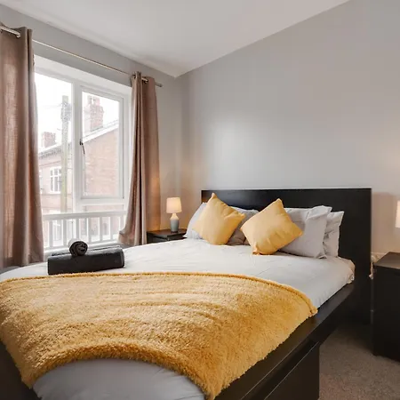 アパート Four Bedroom By Brookland Serviced Short Lets With Free Wifi