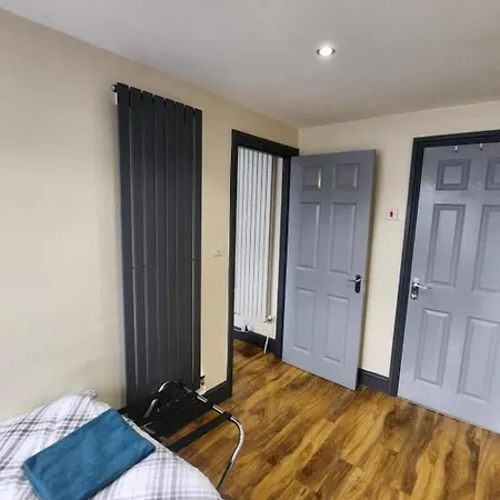 Апартаменты 133 A Park Road Stretford