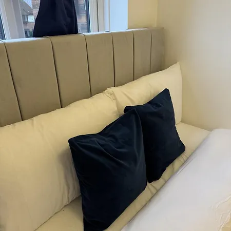 Cosy 2 Double Bedroom In Ancoats 7 Minutes From Coop Live, Etihad Stadium & Centre- Free Parking Available شقة