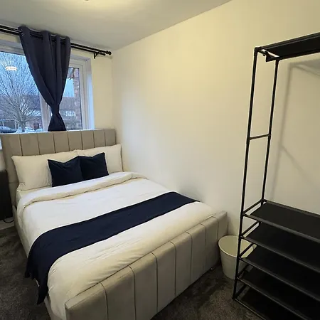 شقة Cosy 2 Double Bedroom In Ancoats 7 Minutes From Coop Live, Etihad Stadium & Centre- Free Parking Available مانشستر