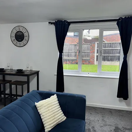 Cosy 2 Double Bedroom In Ancoats 7 Minutes From Coop Live, Etihad Stadium & Centre- Free Parking Available شقة