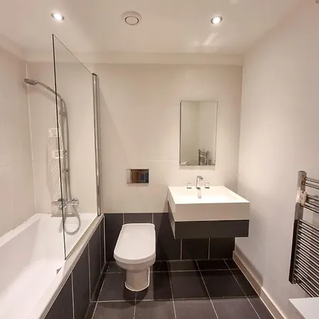 2 Bed Castlefield Flat Canalside