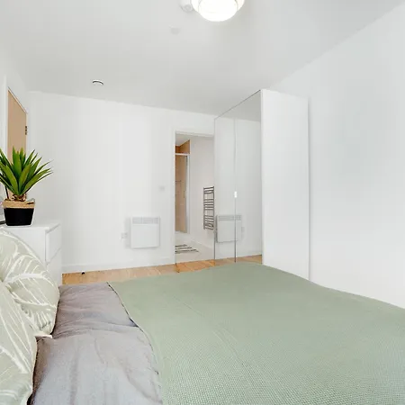 Elegant 2br In Media Lägenhet *