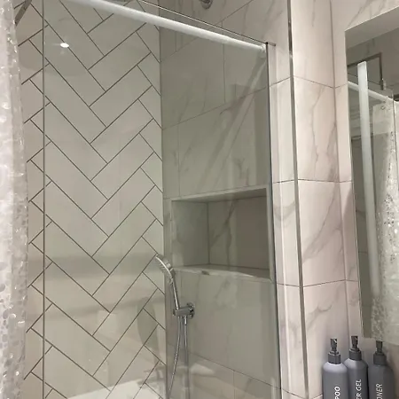 Emerald Escape 3 Bed 3 Bath *