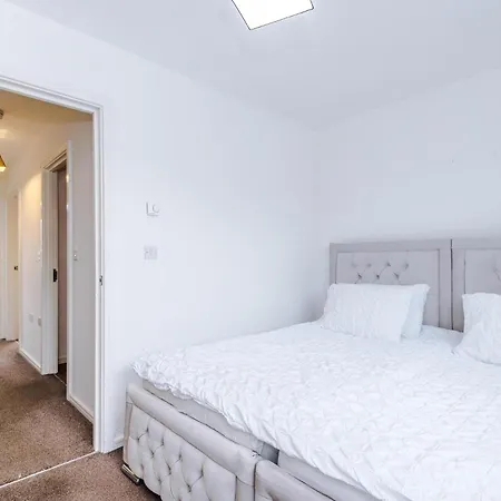 3br-walktocitycentre-garden-freeparking Manchester